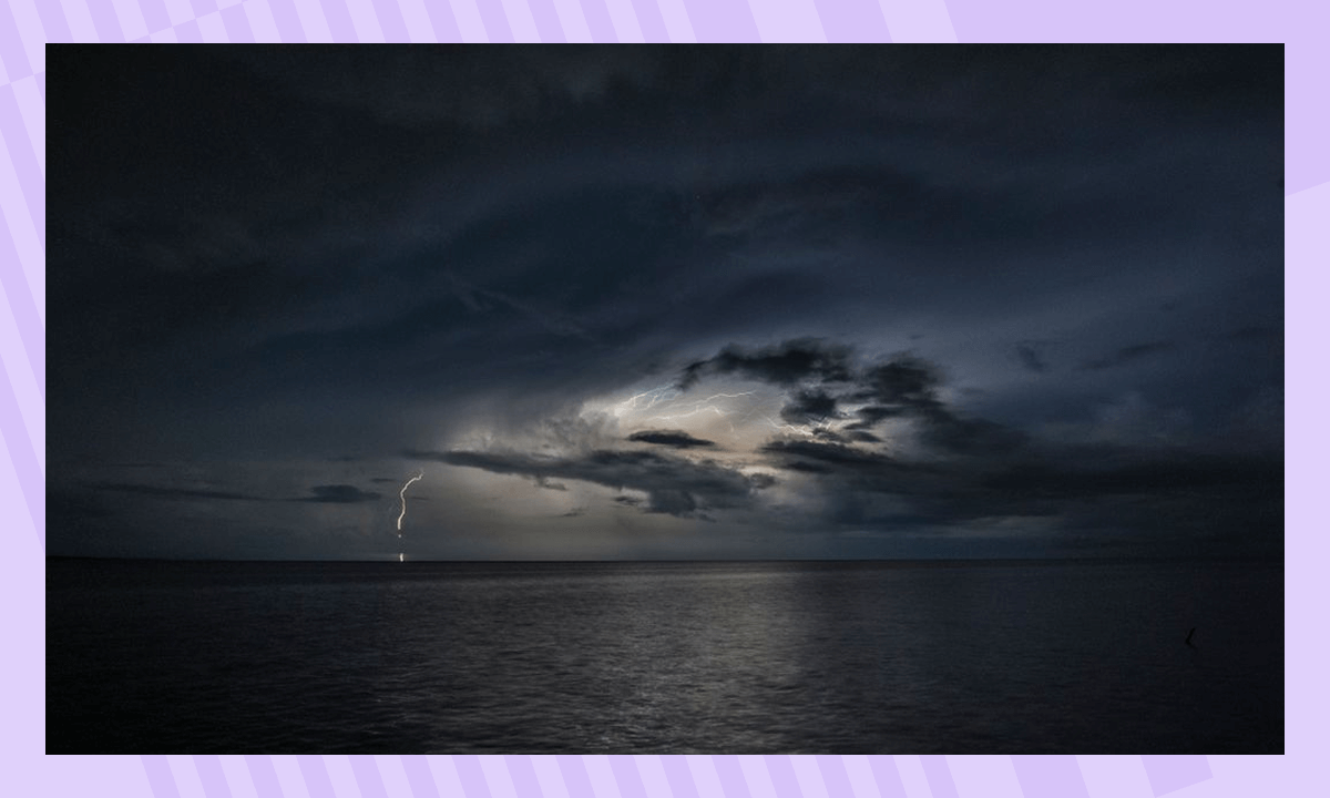 Молния Кататумбо над озером Маракайбо