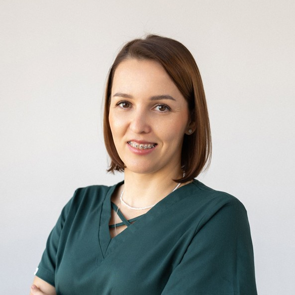 Анна Макова