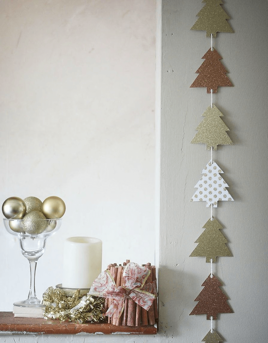 Оформление дома новогодними гирляндами