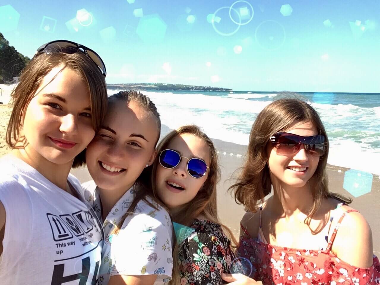 Общение с друзьями на семейном образовании